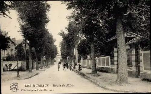 Ak Les Mureaux Yvelines, Route de Flins, jeune cycliste