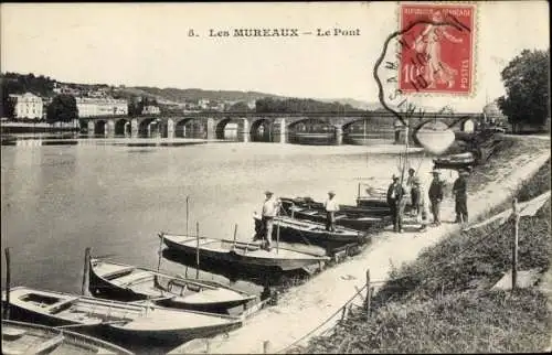 Ak Les Mureaux Yvelines, Le Pont, bateaux amarrés