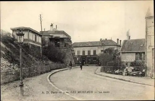 Ak Les Mureaux Yvelines, La Gare, vue extérieure