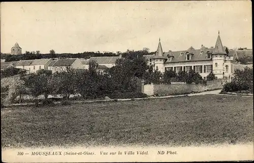 Ak Mousseaux sur Seine Yvelines, Vue sur la Villa Vidal, prairie