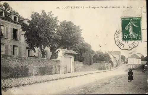 Ak Jouy en Josas Yvelines, Hospice Sainte Suzanne, vue extérieure, porte principale, femme