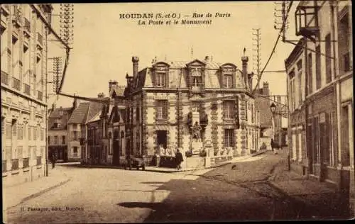 Ak Houdan Yvelines, Rue de Paris, La Poste et le Monument