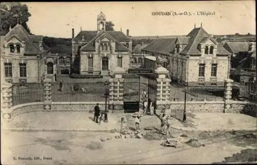 Ak Houdan Yvelines, l'Hôpital, vue générale d'en haut