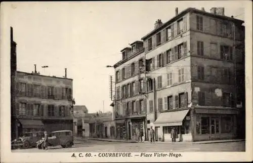 Ak Courbevoie Hauts de Seine, Place Victor Hugo