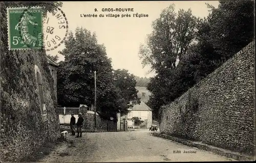 Ak Grosrouvre Yvelines, L'Entree du Village pres l'Eglise