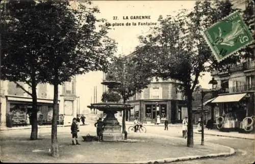 Ak La Garenne Colombes Hauts de Seine, La place de la Fontaine