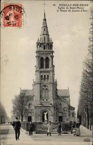 Ak Neuilly sur Seine Hauts de Seine, Eglise de Saint Pierre et Statue de Jeanne d'Arc