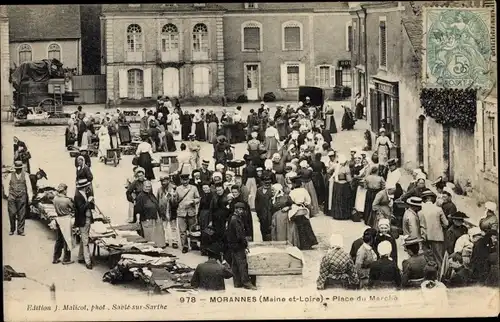 Ak Morannes Maine et Loire, Place du Marche