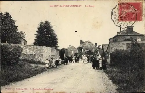 Ak Sainte-Foy-de-Montgommery Calvados, Le Bourg