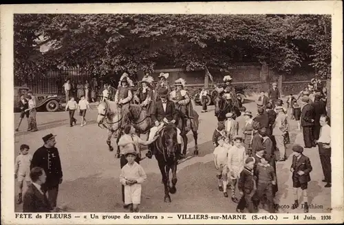 Ak Villiers sur Marne Val de Marne, Fête des Fleurs, 14 Juin 1936, un groupe de Cavaliers