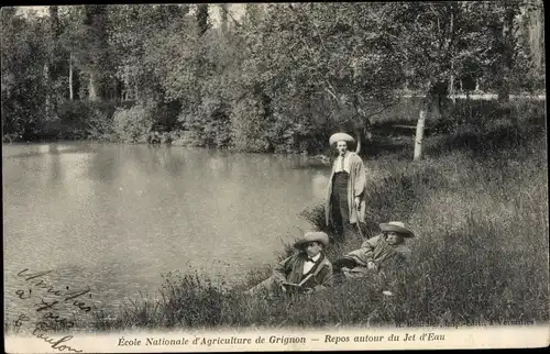 Ak Grignon Yvelines, Ecole Nationale d'Agriculture de Grignon, Repos autour du Jet d'Eau