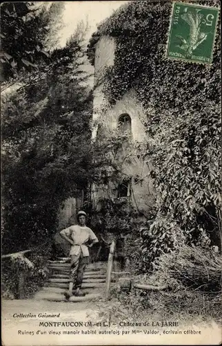 Ak Montfaucon Maine et Loire, Ruines d'un vieux manoir habite autrefois par Madame Valdor