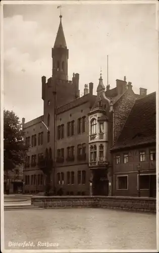 Foto Ak Bitterfeld in Sachsen Anhalt, Rathaus