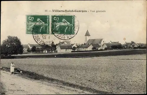 Ak Villiers-Saint-Georges Seine et Marne, Vue générale du village, Église, champ