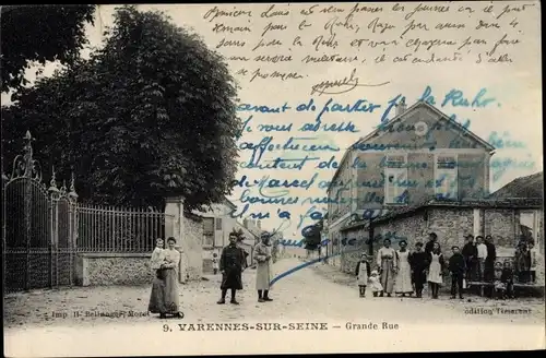 Ak Varennes sur Seine Seine et Marne, Grande Rue, riverains