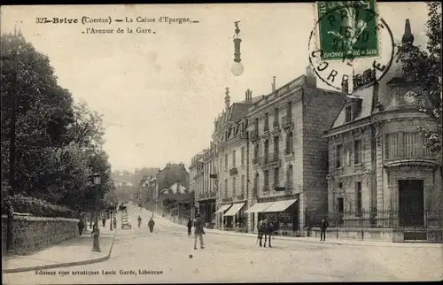 Ak Brive-la-Gaillarde Corrèze, La Caisse d'Espargne, Avenue de la Gare