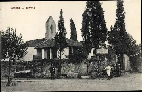 Ak Lovran Laurana Kroatien, Kirchhof