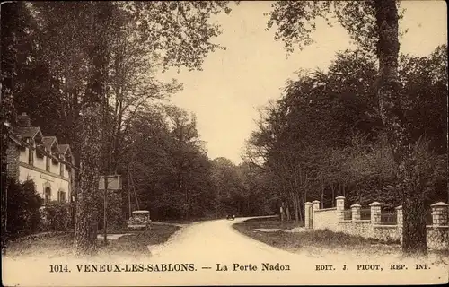 Ak Veneux-les-Sablons Seine et Marne, La Porte Nadon, voitures