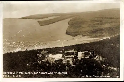 Ak Oberwiesenthal im Erzgebirge, Berghaus Fichtelberg, Fliegeraufnahme