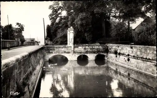 Ak Chilly Mazarin Essonne, Les Douves