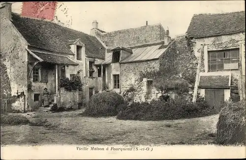 Ak Fourqueux Yvelines, vieille Maison, vue générale