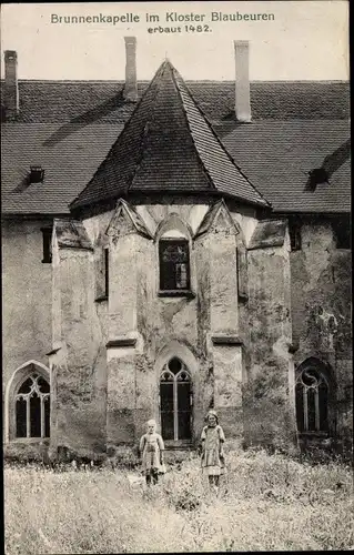 Ak Blaubeuren Baden Württemberg, Brunnenkapelle im Kloster, Kinder, erbaut 1482