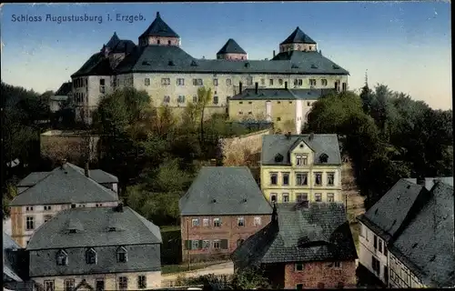 Ak Augustusburg im Erzgebirge, Blick über die Dächer auf das Schloss