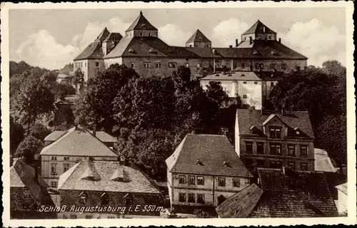 Ak Augustusburg im Erzgebirge, Blick über die Dächer auf das Schloss