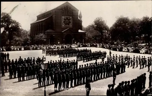 Ak Woolwich London, Garrison Church Parade