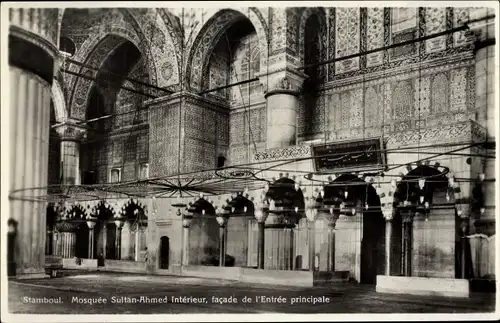 Ak Konstantinopel Istanbul Türkei, Mosquee Sultan Ahmed Interieur, facade de l'Entree principale