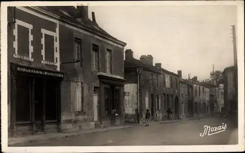 Ak Montfaucon sur Moine Maine et Loire, Rue des Halles, Mozais