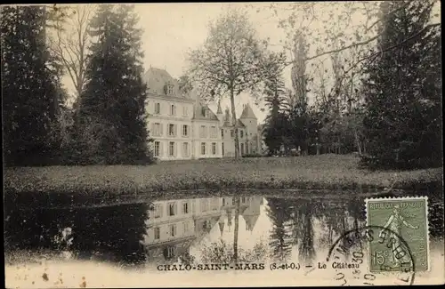 Chalo Saint Mars Essonne, le Chateau, Seeblick auf das Schloss