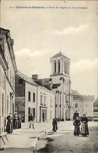 Ak Challain-la-Potherie Maine et Loire, Place de l'Eglise et rue principale