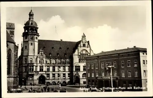 Ak Köthen in Anhalt, Thälmann Platz mit Rathaus