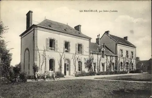 Ak La Mardelle par Isdes Loiret, Blick auf eine Villa