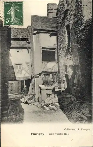 Ak Flavigny sur Ozerain Cote d'Or, Une Vieille Rue