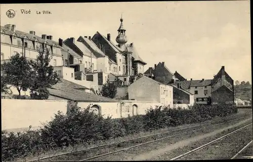 Ak Visé Wallonien Lüttich, Bahnschienen, Blick auf den Ort
