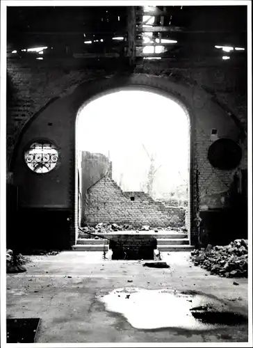 Foto Berlin Steglitz, Bert Sass, Kapelle auf dem Friedhof in der Bergstraße, Zerstörungen II. WK