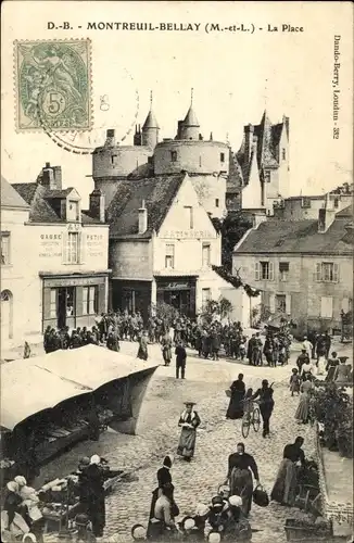 Ak Montreuil-Bellay Maine et Loire, La Place