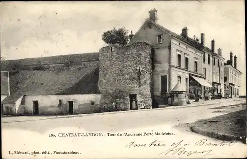 Ak Chateau Landon Seine et Marne, Tour de l'Ancienne Porte Madeleine