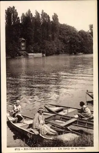 Ak Ris Orangis Essonne, Les bords de la Seine, Frauen in Booten
