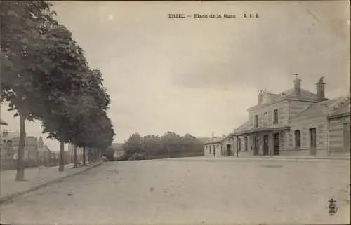 Ak Triel Yvelines, Place de la Gare