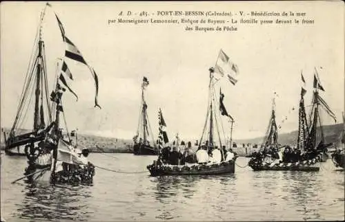 Ak Port en Bessin Calvados, Bénédiction de la mer par Monseigneur Lemonnier