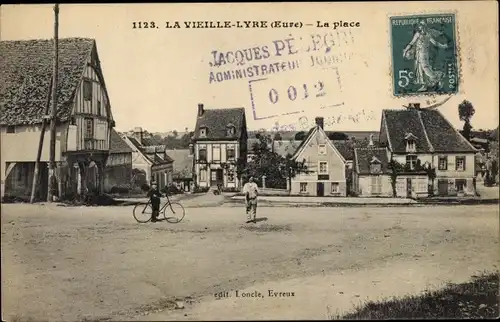 Ak La Vieille Lyre Eure, La Place