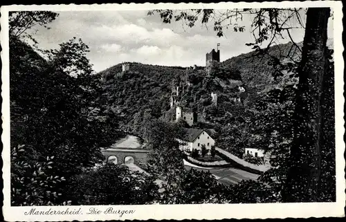 Ak Manderscheid in der Eifel Rheinland Pfalz, Durchblick zu den Burgen