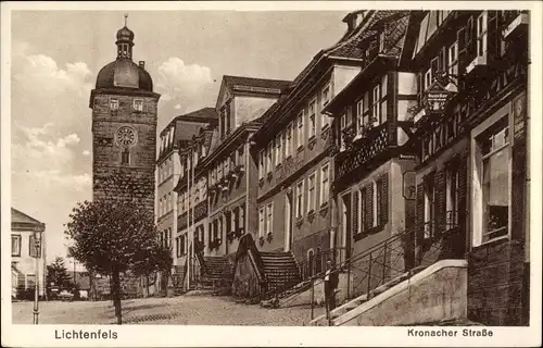 Ak Lichtenfels im Obermainland Oberfranken, Kronacher Straße, Wohnhäuser, Uhrenturm