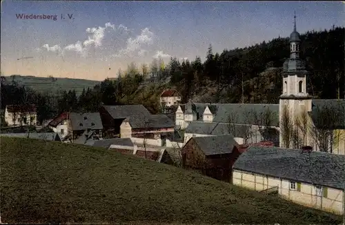 Ak Wiedersberg Triebel im Vogtland, Teilansicht vom Ort, Kirchturm