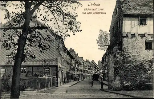 Ak Einbeck in Niedersachsen, Tidexer Straße mit alter Stadtmauer