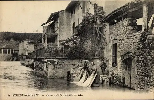 Ak Pont en Royans Isère, Au bord de la Bourne, Wäscherinnen