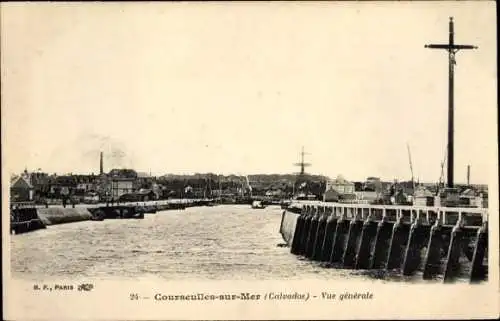 Ak Courseulles-sur-Mer Calvados, Vue Générale, croix